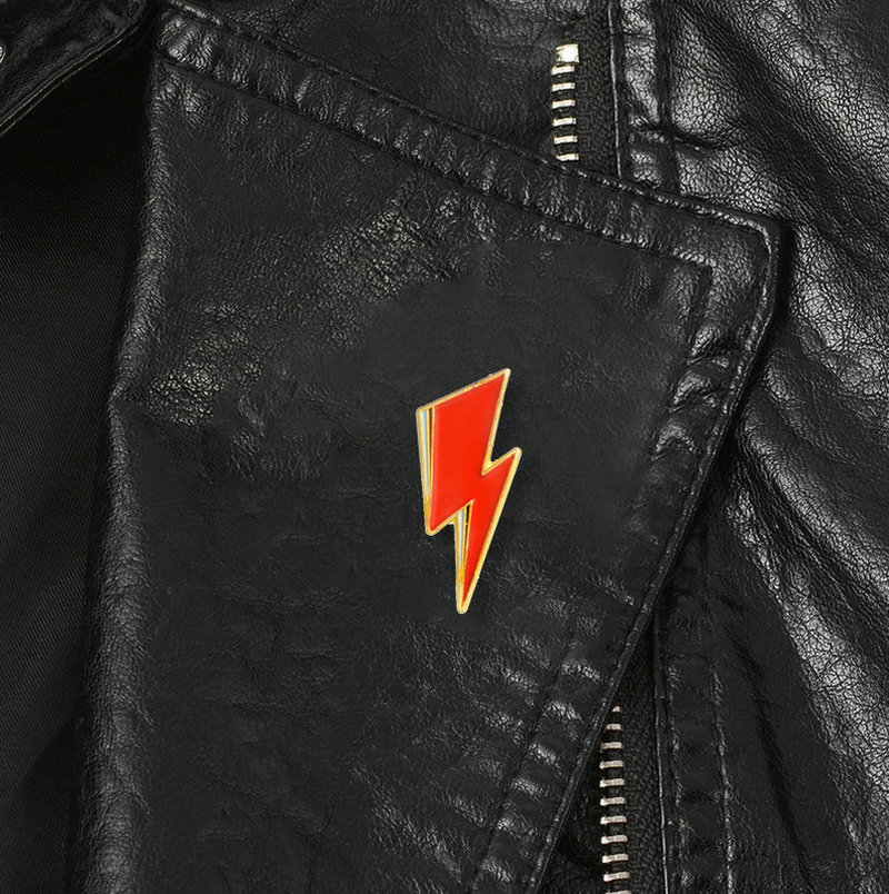 Aladdin Lightning Enamel Pin B - огляд і ціна Women Fashion Icon