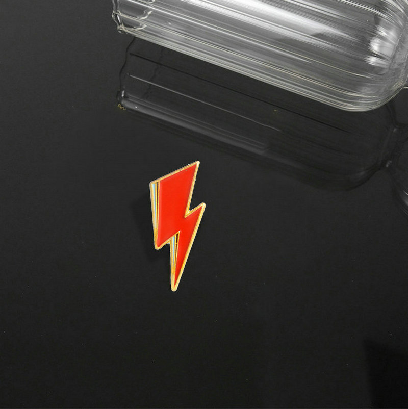 Aladdin Lightning Enamel Pin B - огляд і ціна Women Fashion Icon