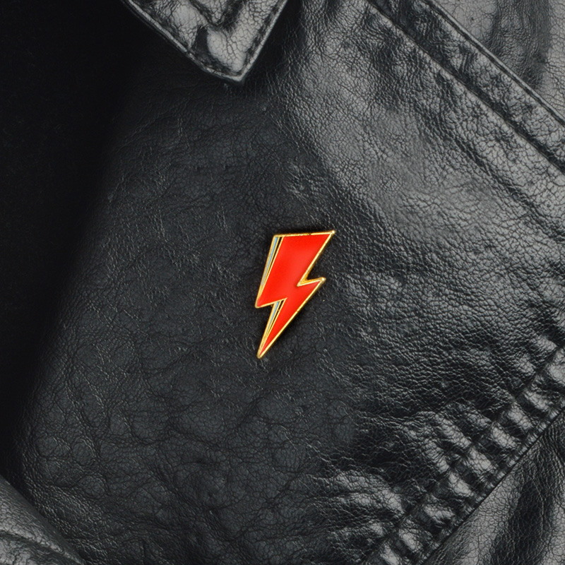 Aladdin Lightning Enamel Pin B - огляд і ціна Women Fashion Icon